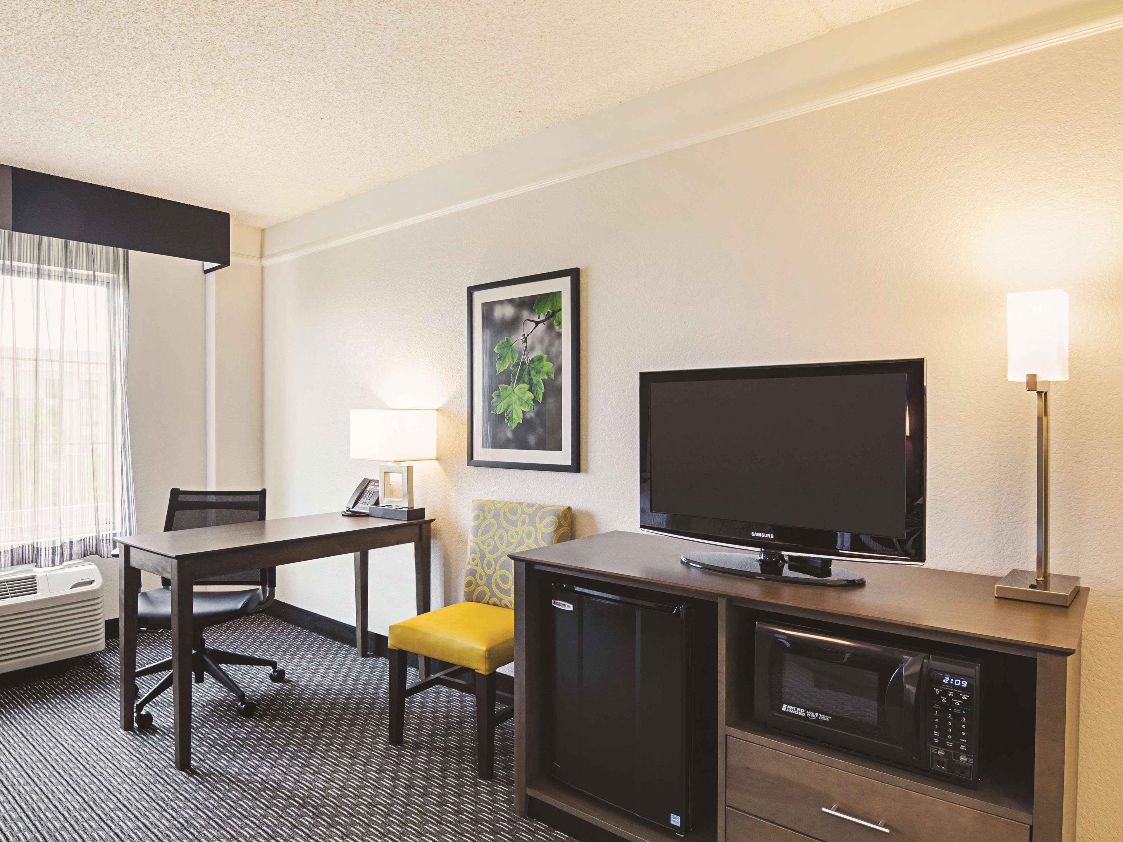La Quinta By Wyndham Denver Airport Dia Exterior photo