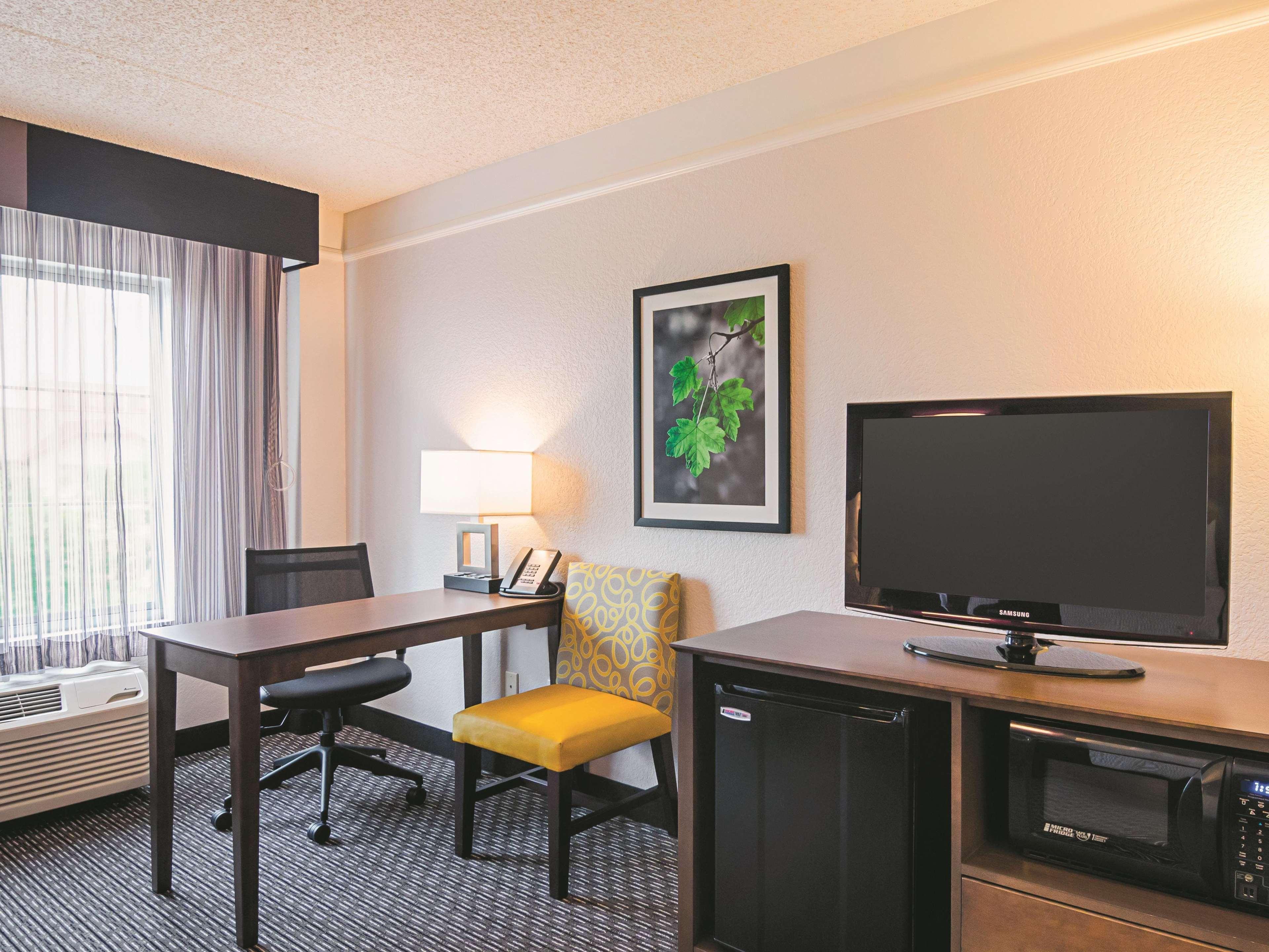 La Quinta By Wyndham Denver Airport Dia Exterior photo